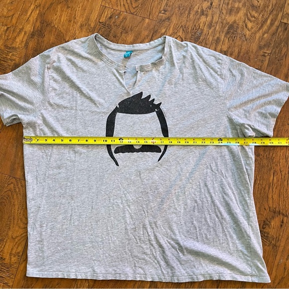 Bob burgers grey t shirt crew neck split into v neck plus size 4x - Picture 7 of 8